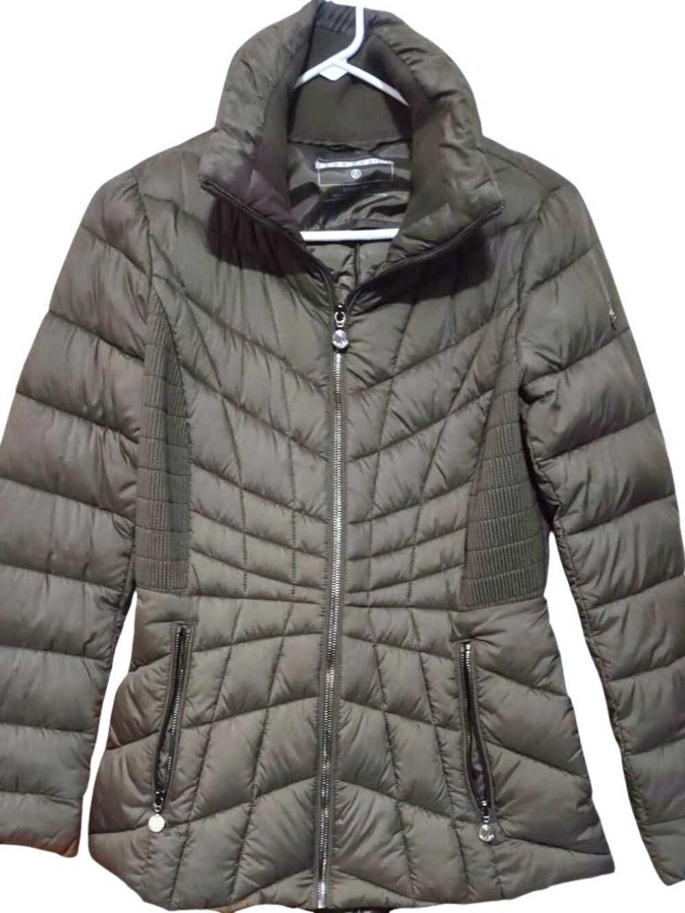LIKE NEW Women's cute Olive Green shape flattering warm soft Bernardo jacket S